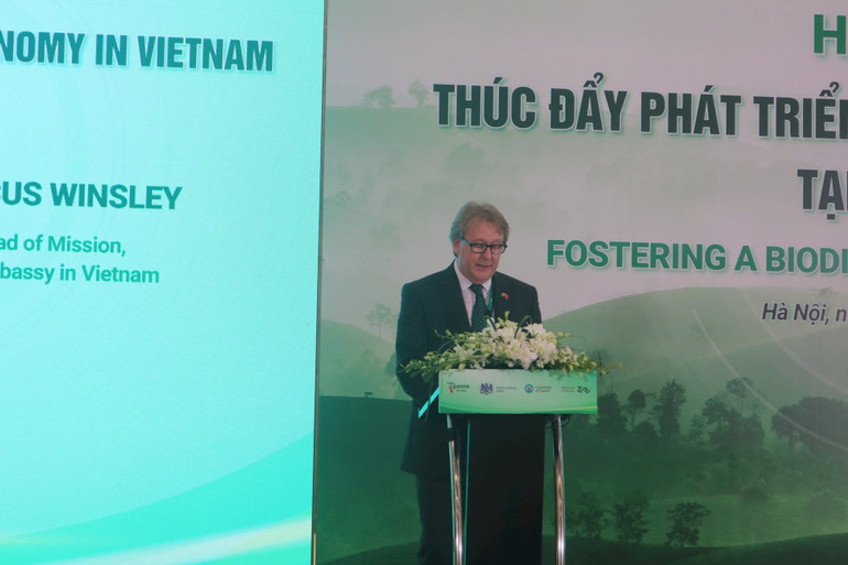 Ngài Marcus Winsley, Phó Đại sứ Anh tại Việt Nam, phát biểu tại hội thảo.