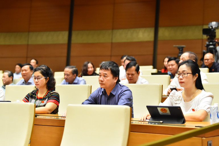 Quang cảnh phiên họp sáng 30/5. (Ảnh: Thủy Nguyên)