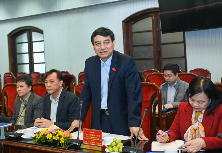 Chủ nhiệm Ủy ban Văn hóa, Giáo dục của Quốc hội Nguyễn Đắc Vinh phát biểu tại buổi làm việc. Ảnh: DUY LINH