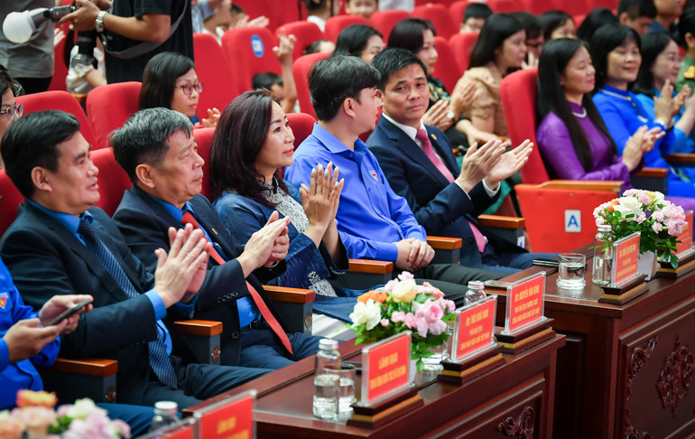 Các đại biểu tham dự Lễ tuyên dương.