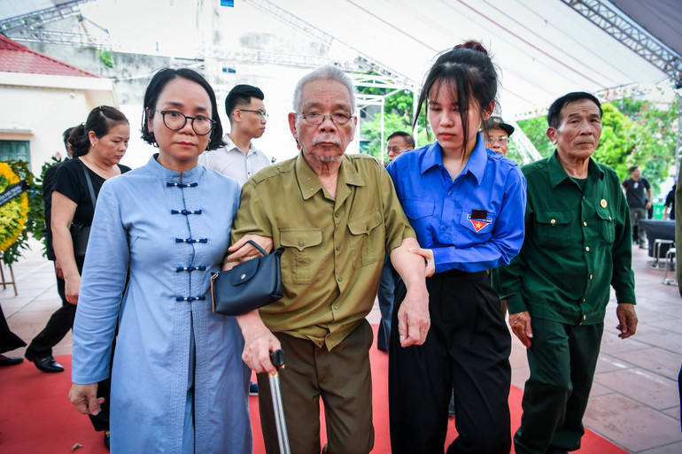 Cựu chiến binh Nguyễn Khắc Hào, xã Đông Hội năm nay 83 tuổi.