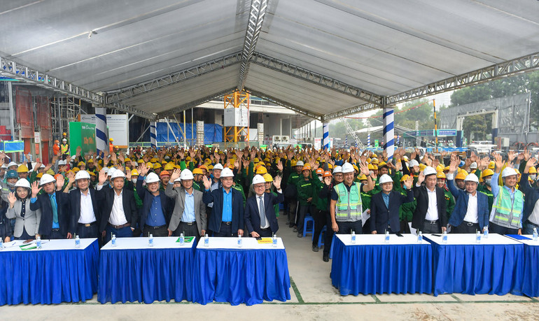 Các đại biểu tham dự chương trình.