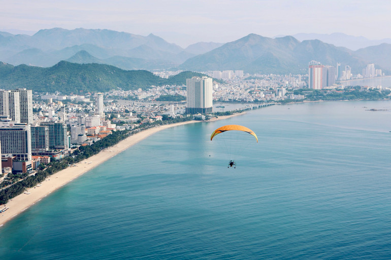 Mặc dù là thủ phủ du lịch của miền Trung, nhưng "nền" tiếng Anh của người dân Khánh Hòa lại ở mức khá khiêm tốn. Mặc dù là thủ phủ du lịch của miền Trung, nhưng "nền" tiếng Anh của người dân Khánh Hòa lại ở mức khá khiêm tốn.