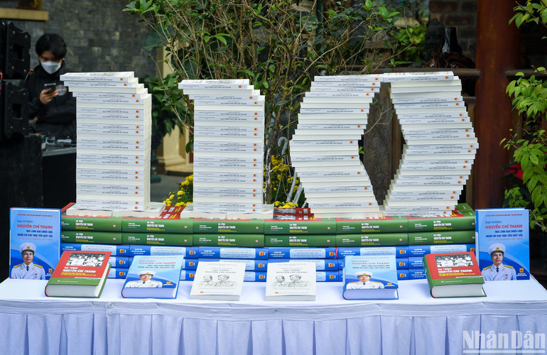 Các ấn phẩm mới đã cung cấp cho độc giả góc nhìn thấu đáo về Đại tướng Nguyễn Chí Thanh. Các ấn phẩm mới đã cung cấp cho độc giả góc nhìn thấu đáo về Đại tướng Nguyễn Chí Thanh.