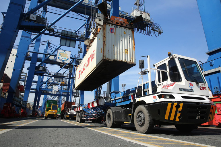 Xuất nhập khẩu khởi sắc là cơ hội để logistics phát triển.