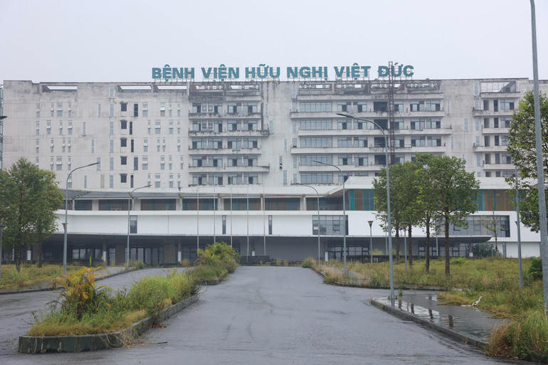 Hai công trình Bệnh viện Hữu nghị Việt Đức và Bệnh viện Bạch Mai cơ sở 2 tại Hà Nam khởi công năm 2014, mỗi viện quy mô 1.000 giường.