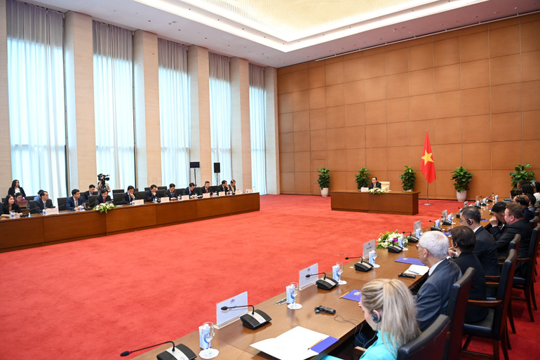 Quang cảnh cuộc tiếp tại Nhà Quốc hội.