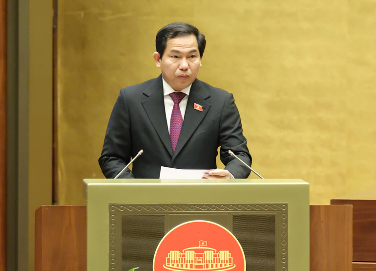 Thay mặt cơ quan thẩm tra, Chủ nhiệm Ủy ban Tài chính, Ngân sách Lê Quang Mạnh cho biết, Ủy ban Tài chính, Ngân sách cơ bản tán thành với Tờ trình của Chính phủ về sự cần thiết ban hành Luật Quản lý và đầu tư vốn nhà nước tại doanh nghiệp thay thế Luật Quản lý, sử dụng vốn nhà nước đầu tư vào sản xuất, kinh doanh tại doanh nghiệp (Luật số 69).