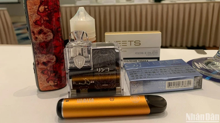 Theo Bộ Y tế, thuốc lá mới có tác hại lớn tới cơ thể con người.