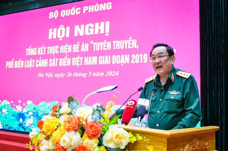 Thượng tướng Võ Minh Lương, Ủy viên Trung ương Đảng, Thứ trưởng Quốc phòng phát biểu tổng kết hội nghị.