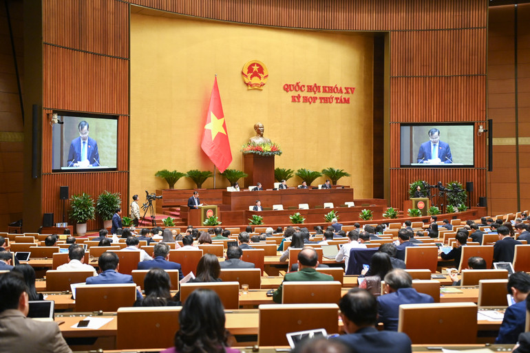 Quang cảnh phiên họp sáng 28/11.