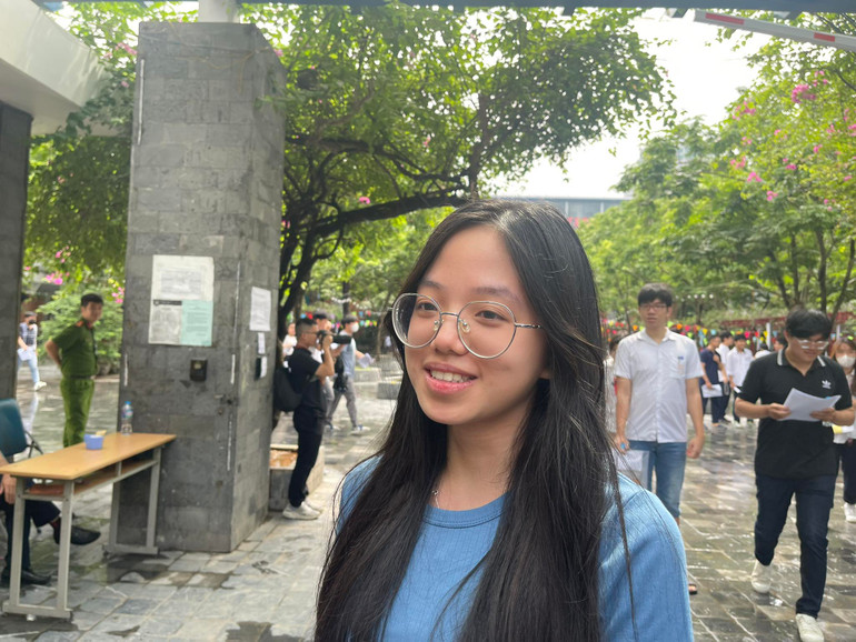 Thí sinh Lê Hồng Minh đánh giá đề thi Ngữ văn vừa sức, khơi gợi được tính sáng tạo của người làm.