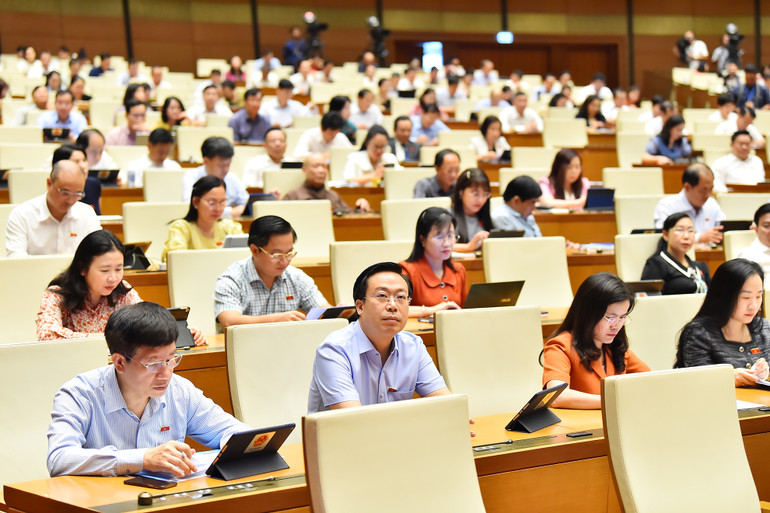 Quang cảnh phiên làm việc sáng 7/6. (Ảnh: THỦY NGUYÊN)