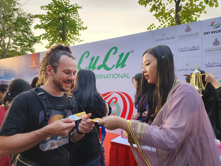 Ngày hội thu hút sự quan tâm của nhiều du khách quốc tế.