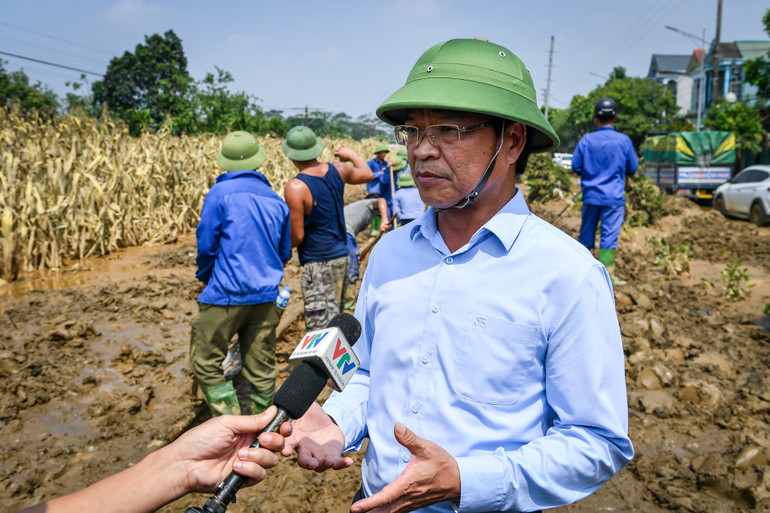 Ngày 15/9, ông Đặng Sỹ Mạnh, Bí thư Đảng ủy, Chủ tịch Hội đồng thành viên Tổng Công ty đường sắt Việt Nam cho biết, cơn bão số 3 vừa qua đã gây thiệt hại nặng nề cho ngành đường sắt. Ngày 15/9, ông Đặng Sỹ Mạnh, Bí thư Đảng ủy, Chủ tịch Hội đồng thành viên Tổng Công ty đường sắt Việt Nam cho biết, cơn bão số 3 vừa qua đã gây thiệt hại nặng nề cho ngành đường sắt.