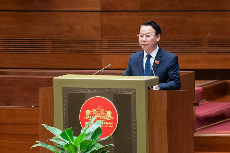 Trình bày tờ trình của Chính phủ, Bộ trưởng Tài nguyên và Môi trường Đỗ Đức Duy cho biết, qua 3 năm thực hiện Quy hoạch sử dụng đất quốc gia đã phát huy hiệu quả tích cực, đáp ứng các mục tiêu phát triển kinh tế-xã hội, bảo đảm quốc phòng, an ninh của các địa phương và của cả nước. (Ảnh: DUY LINH)