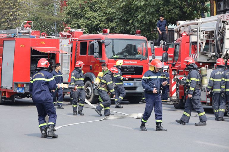 Sau khi nhận được tin báo, cơ quan chức năng đã điều phương tiện và lực lượng tới hiện trường.