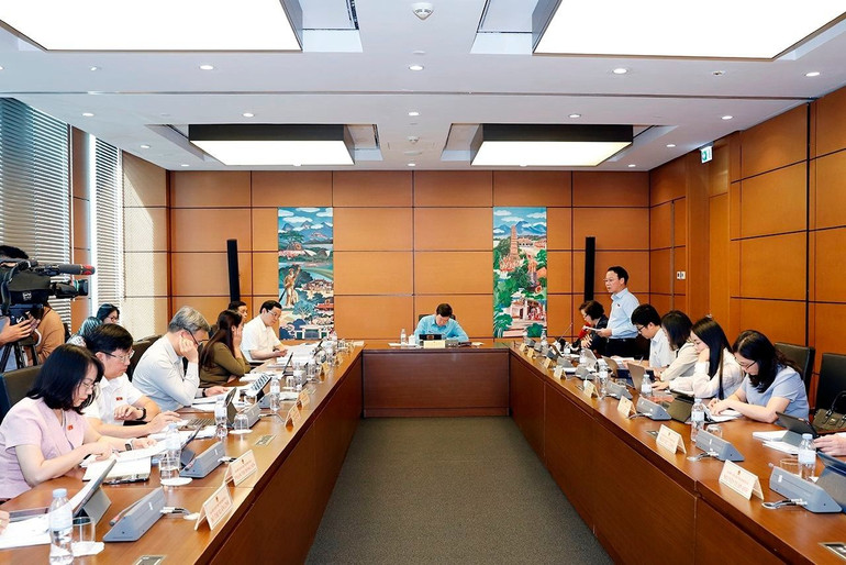 Toàn cảnh phiên họp Tổ 15, ngày 26/10.