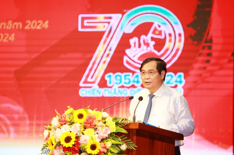 Đồng chí Phan Xuân Thủy, Phó Trưởng Ban Tuyên giáo Trung ương, Phó Giám đốc Trung tâm Báo chí Kỷ niệm 70 năm Chiến thắng Điện Biên Phủ.