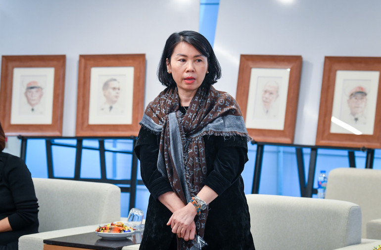 Đồng chí Phan Thanh Phong, Trưởng Ban Nhân Dân hằng tháng phát biểu tại sự kiện.