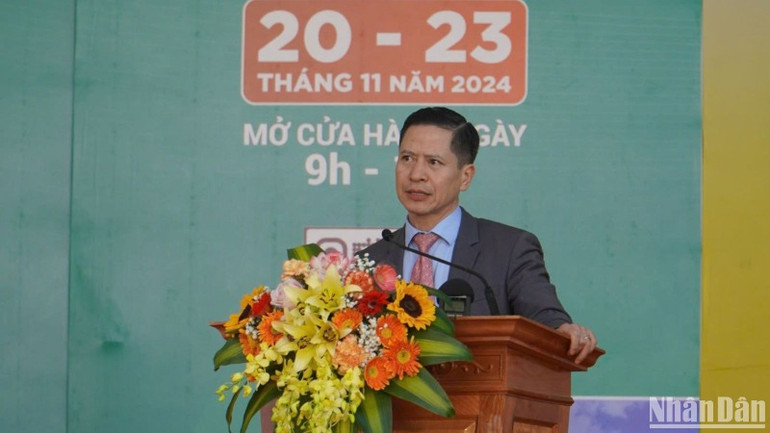 Ông Nguyễn Minh Tiến – Giám đốc Trung tâm Xúc tiến thương mại Nông nghiệp phát biểu tại buổi khai mạc.