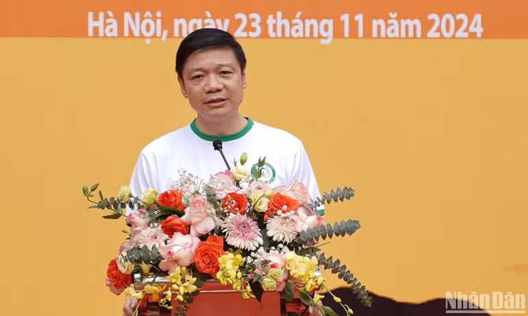 Cục trưởng Cục Lâm nghiệp Trần Quang Bảo cho rằng, trong khi nhân loại chưa tìm được cách kiểm soát hoàn toàn các hiện tượng thiên nhiên, thì cách chúng ta ứng xử với thiên nhiên sẽ quyết định mức độ nghiêm trọng của những tổn thất mà loài người gánh chịu. Cục trưởng Cục Lâm nghiệp Trần Quang Bảo cho rằng, trong khi nhân loại chưa tìm được cách kiểm soát hoàn toàn các hiện tượng thiên nhiên, thì cách chúng ta ứng xử với thiên nhiên sẽ quyết định mức độ nghiêm trọng của những tổn thất mà loài người gánh chịu.