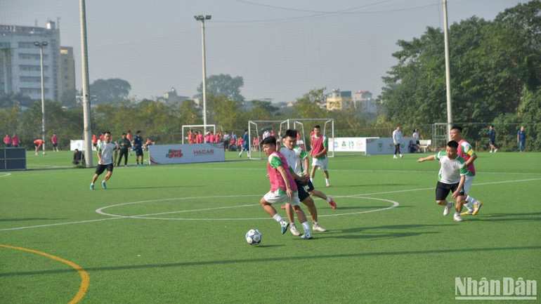 Giải bóng đá AgriCup 2024 tiếp tục khẳng định sự lớn mạnh phong trào thể dục thể thao của các đơn vị, cơ quan, tổ chức trong ngành nông nghiệp. Giải bóng đá AgriCup 2024 tiếp tục khẳng định sự lớn mạnh phong trào thể dục thể thao của các đơn vị, cơ quan, tổ chức trong ngành nông nghiệp.