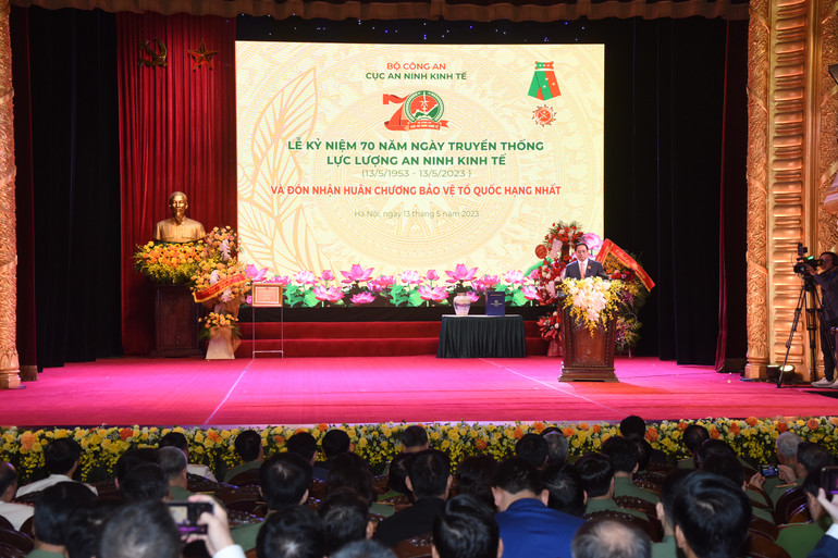 Quang cảnh lễ kỷ niệm 70 năm Ngày truyền thống lực lượng An ninh kinh tế.