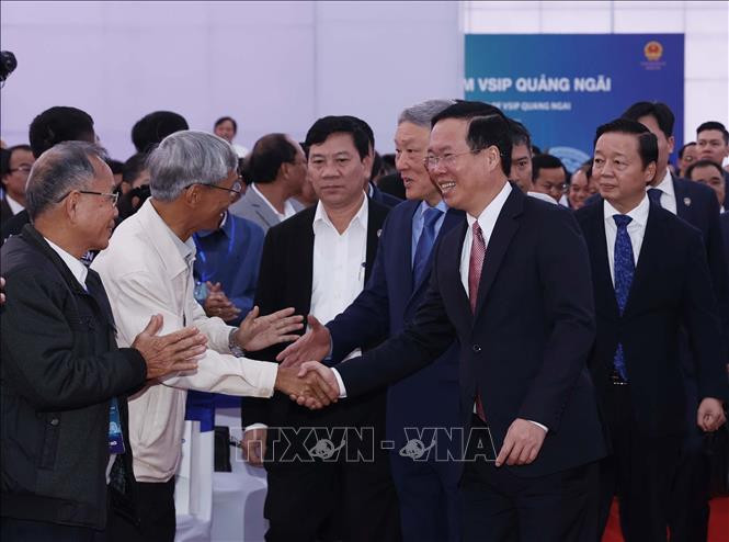 Chủ tịch nước Võ Văn Thưởng và các đại biểu tham dự lễ kỷ niệm. (ẢNH: TTXVN)