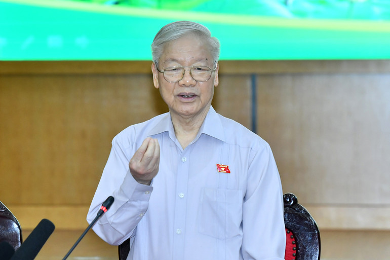 Tổng Bí thư Nguyễn Phú Trọng phát biểu ý kiến tại buổi tiếp xúc cử tri các quận Ba Đình, Đống Đa và Hai Bà Trưng (thành phố Hà Nội). (Ảnh: ĐĂNG KHOA)