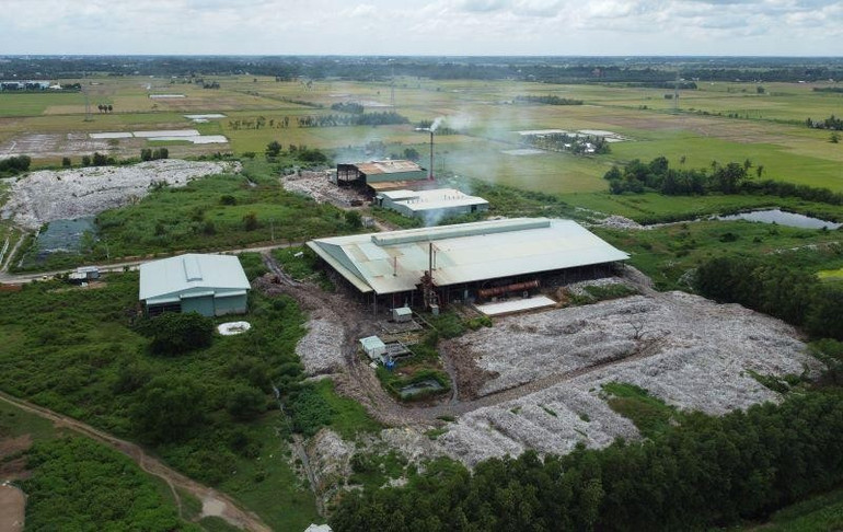 Bãi rác Sâm Bua, xã Lương Hòa, huyện Châu Thành, tỉnh Trà Vinh mỗi ngày tiếp nhận hàng trăm tấn rác nhưng xử lý không xuể. Bãi rác Sâm Bua, xã Lương Hòa, huyện Châu Thành, tỉnh Trà Vinh mỗi ngày tiếp nhận hàng trăm tấn rác nhưng xử lý không xuể.