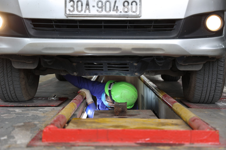 Cục Đăng kiểm Việt Nam khuyến cáo: Các chủ xe cần bình tĩnh, chỉ nên tra cứu khi phương tiện gần hết hạn kiểm định.