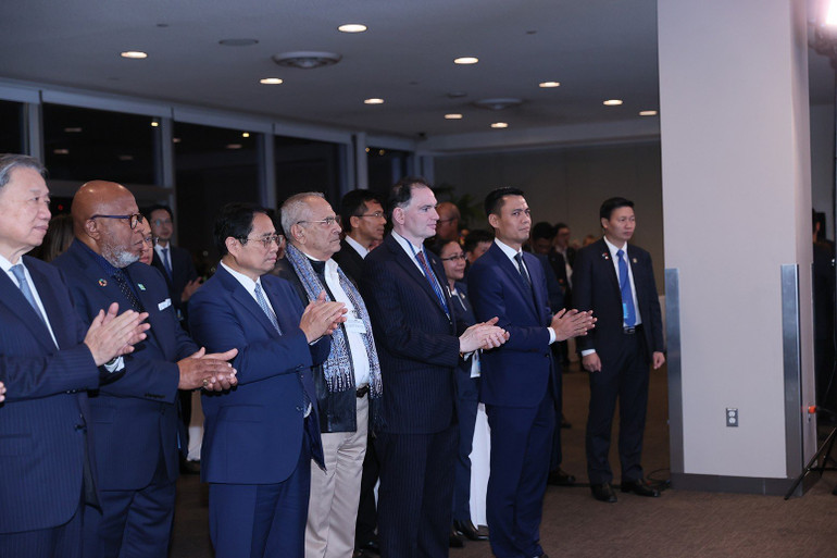 Thủ tướng Phạm Minh Chính và các đại biểu tham dự chiêu đãi kỷ niệm 78 năm Quốc khánh và 46 năm Việt Nam gia nhập Liên hợp quốc. (Ảnh: Dương Giang/TTXVN)