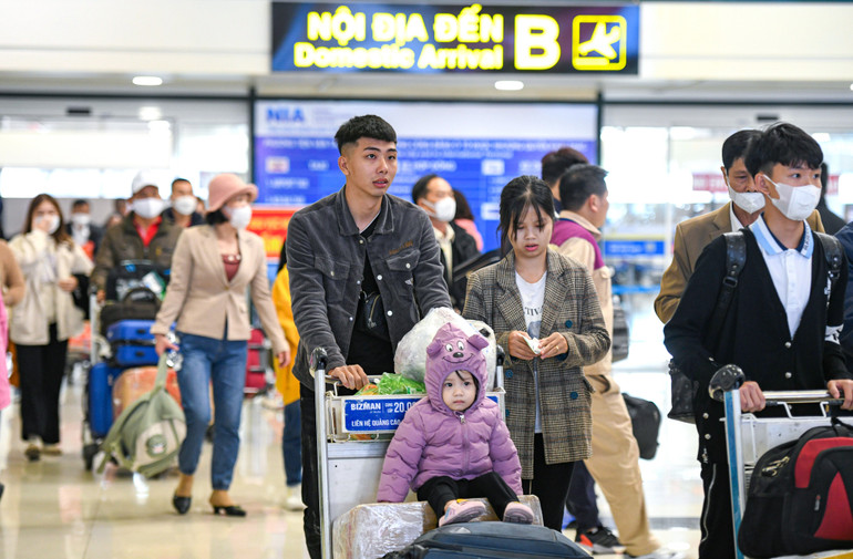 Hành khách đi máy bay cần chú ý để hành trình được thuận tiện nhất. (Ảnh: Thành Đạt)