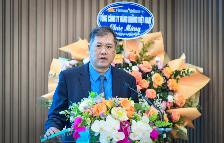 Đồng chí Nguyễn Minh Dũng, Trưởng ban Tài chính Tổng Liên đoàn Lao động Việt Nam phát biểu tại diễn đàn.