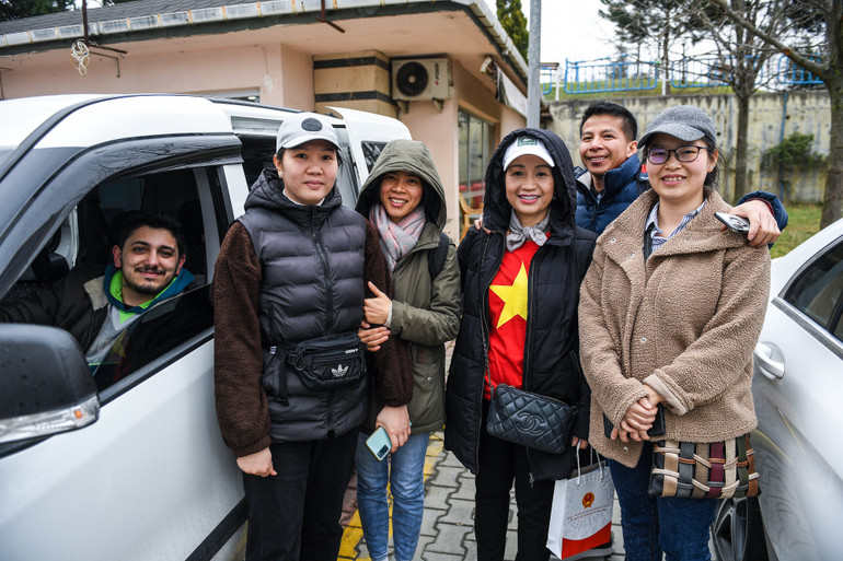 Gác lại việc riêng, trong nhiều ngày qua, những người phụ nữ này đã thực hiện rất nhiều chuyến đi nghĩa tình tại thành phố Istanbul.