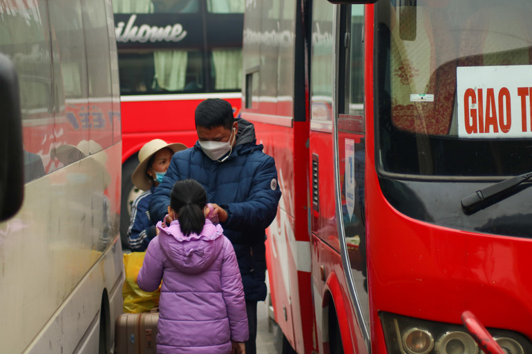 Bến xe không còn cảnh quá tải, chen chúc như trước đây.