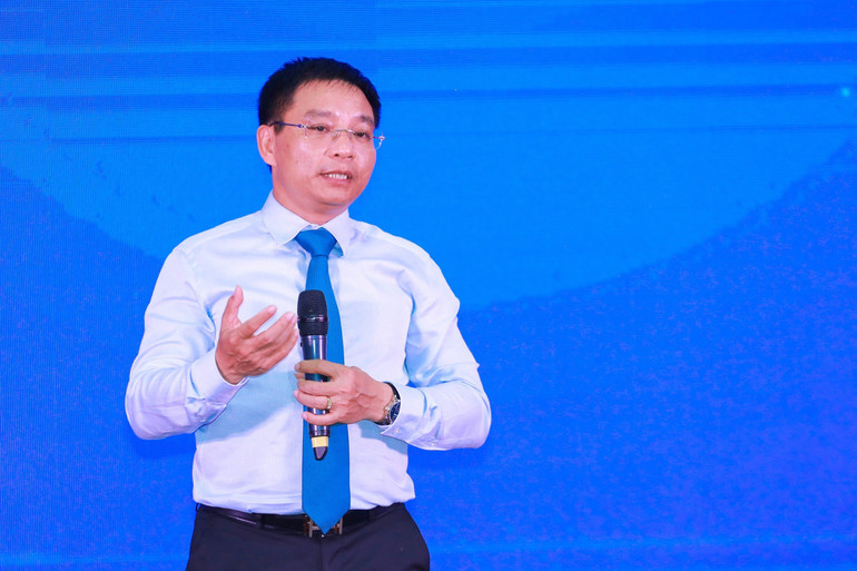 Bộ trưởng Giao thông vận tải chia sẻ cởi mở trong buổi giao lưu cùng tuổi trẻ ngành giao thông.