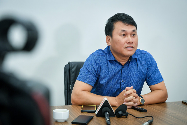 Ông Đỗ Bá Dân chia sẻ những khó khăn về kỹ thuật mà dự án xe đạp công cộng tại Hà Nội gặp phải thời gian qua. (Ảnh: Thành Đạt)