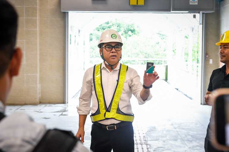 Ông Nguyễn Ngọc Thi, Trưởng Phòng Thực hiện dự án 1, Ban Quản lý dự án đường sắt đô thị Hà Nội chia sẻ về tiến độ dự án. (Ảnh: Thành Đạt)