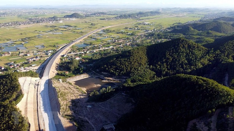 Cao tốc Nghi Sơn-Diễn Châu (Ảnh: TTXVN)