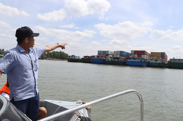 Thuyền trưởng thuyền VL 15108 Trần Thanh Tâm kể lại sự việc tại hiện trường.