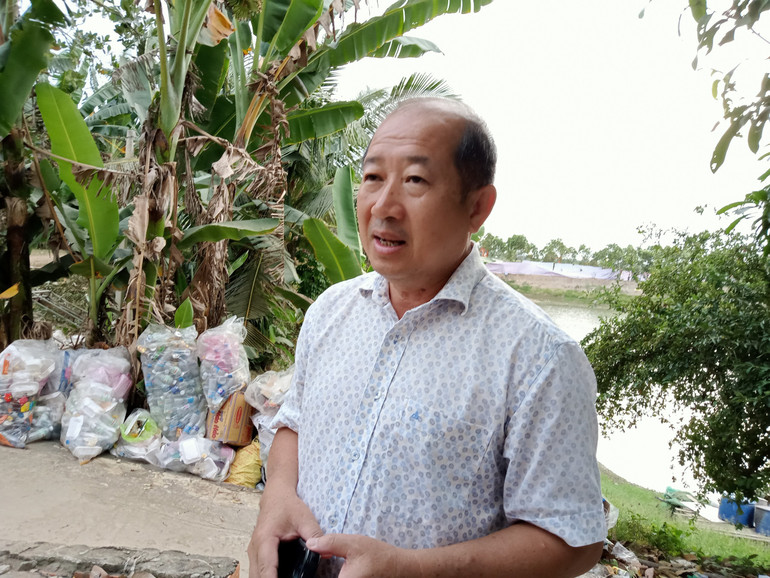 Ông Đoàn Tấn Bửu, Phó Chủ tịch Ủy ban nhân dân tỉnh Đồng Tháp trao đổi với báo chí vào cuối giờ chiều 5/1. Ông Đoàn Tấn Bửu, Phó Chủ tịch Ủy ban nhân dân tỉnh Đồng Tháp trao đổi với báo chí vào cuối giờ chiều 5/1.