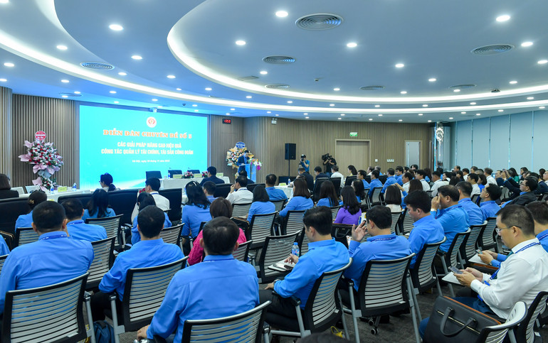 Quang cảnh chung diễn đàn.