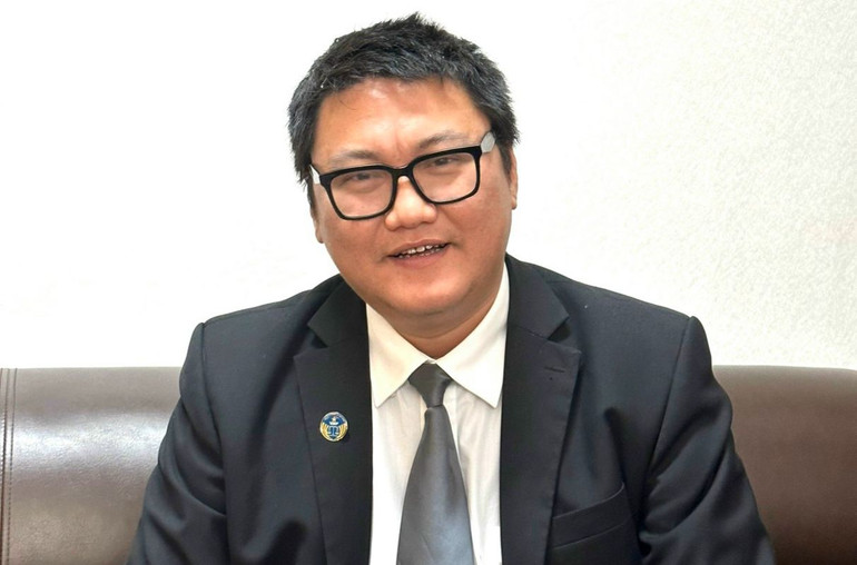 Luật sư Hoàng Tùng cho rằng, đối tượng trong clip có thể phải chịu mức phạt hành chính lên tới 360 triệu đồng nếu cá thể khỉ thuộc danh mục động vật rừng nguy cấp, quý hiếm nhóm IB.