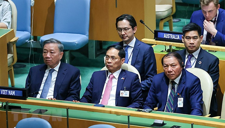 Đoàn Việt Nam tham dự Phiên thảo luận chung cấp cao Khóa 78 Đại hội đồng Liên hợp quốc. (Ảnh: Dương Giang/TTXVN)