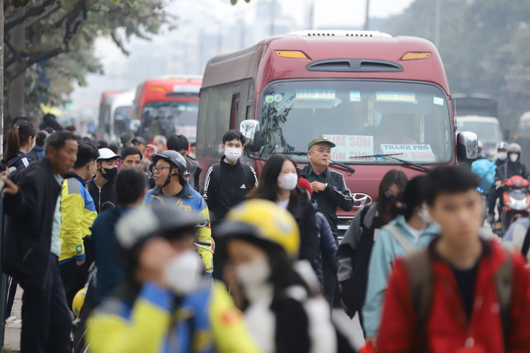 Các bến xe tại Hà Nội và Thành phố Hồ Chí Minh đã có kế hoạch tăng cường để phục vụ nhu cầu hành khách dịp Tết Nguyên đán 2024.