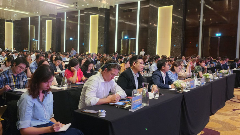 Các đại biểu tham dự hội nghị.