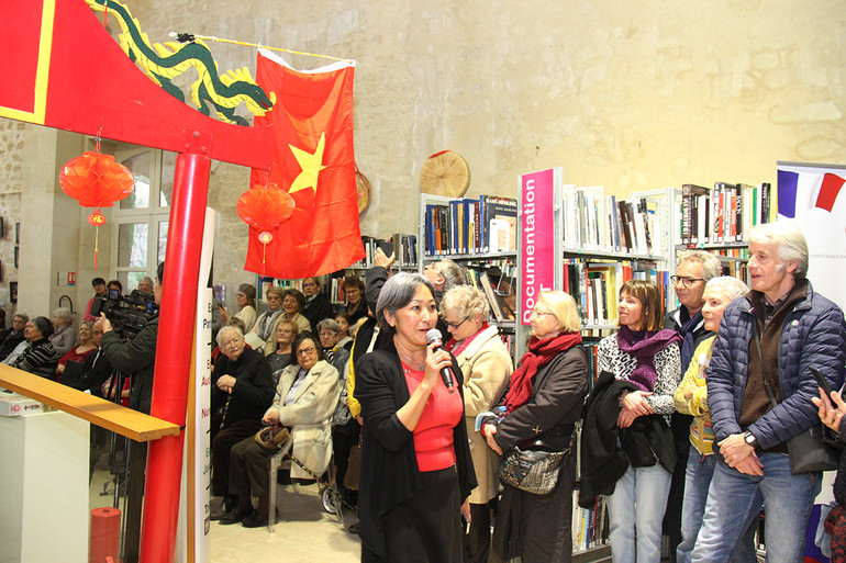 Bà Nhung Lehoux, Chủ tịch Hội ‟Việt Nam 17”, giới thiệu về các hoạt động quảng bá đất nước, văn hóa và con người Việt Nam.