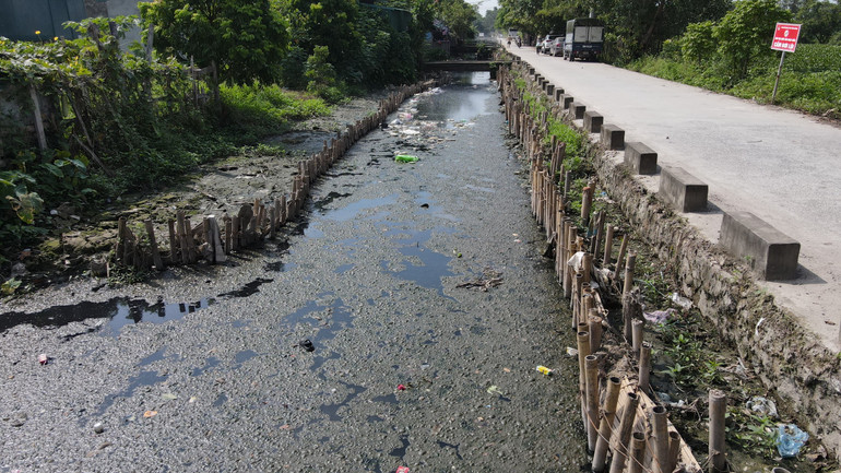 Tình trạng ô nhiễm tại xã Vĩnh Quỳnh, Thanh Trì (Hà Nội).